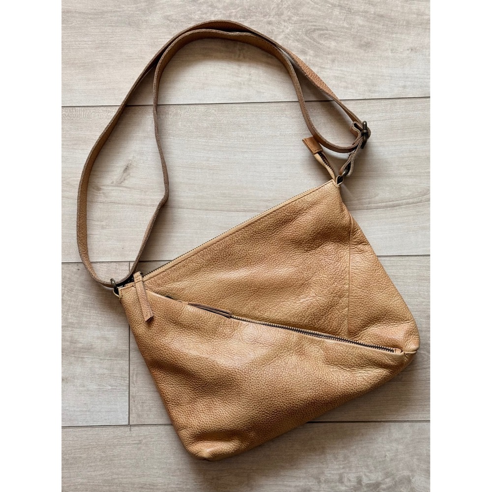 Rock Paper Scissors Pebbled Leather Crossbody Bag Asymmetrical Zip EUC - Picture 3 of 10